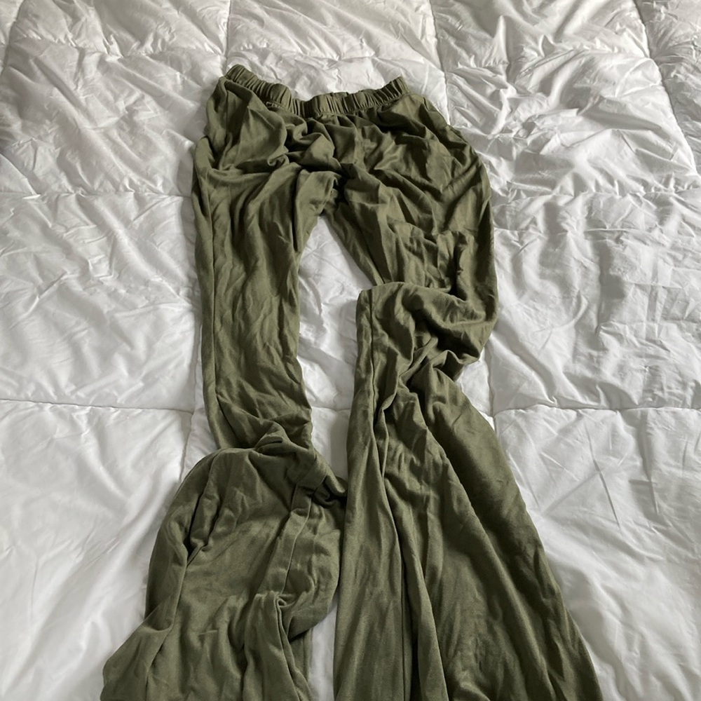 Fashionnova green flattering pants